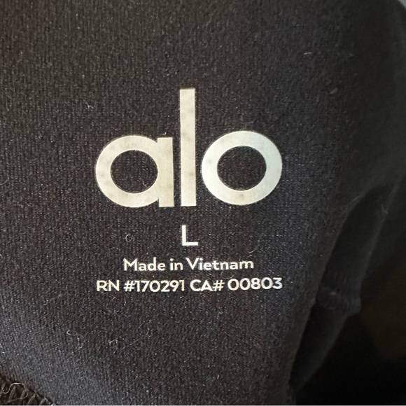 ALO Yoga Black Leggings - Picture 7 of 12